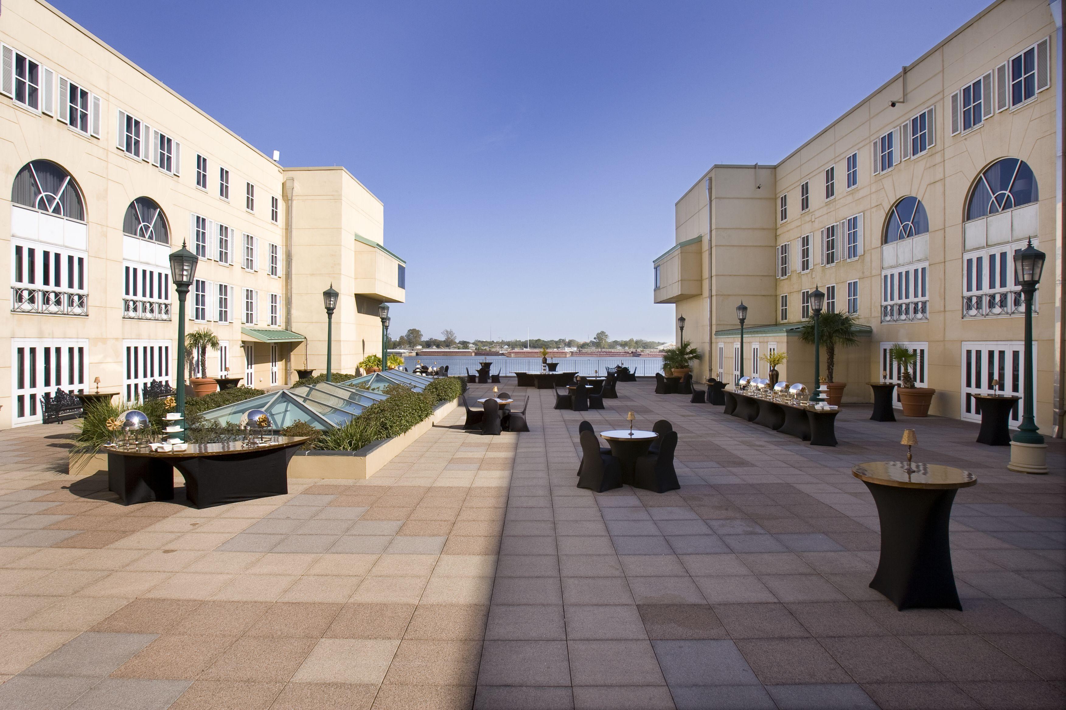 HILTON NEW ORLEANS RIVERSIDE | ACCOMMODATION IN THE CENTRAL AREA WITH 7 ...